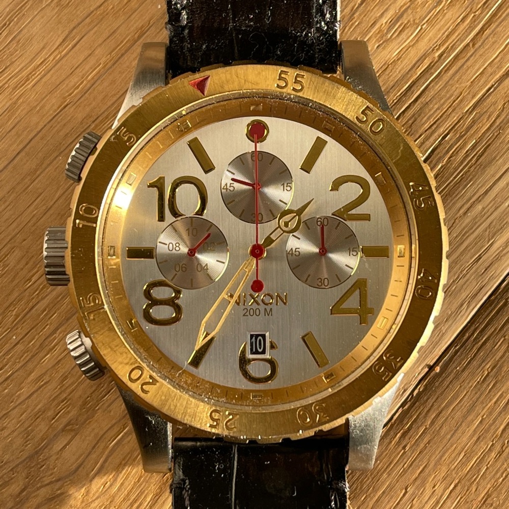 Nixon 48-20 leather band chronograph analog watch